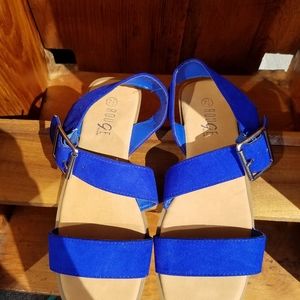 NWOT Sandals
